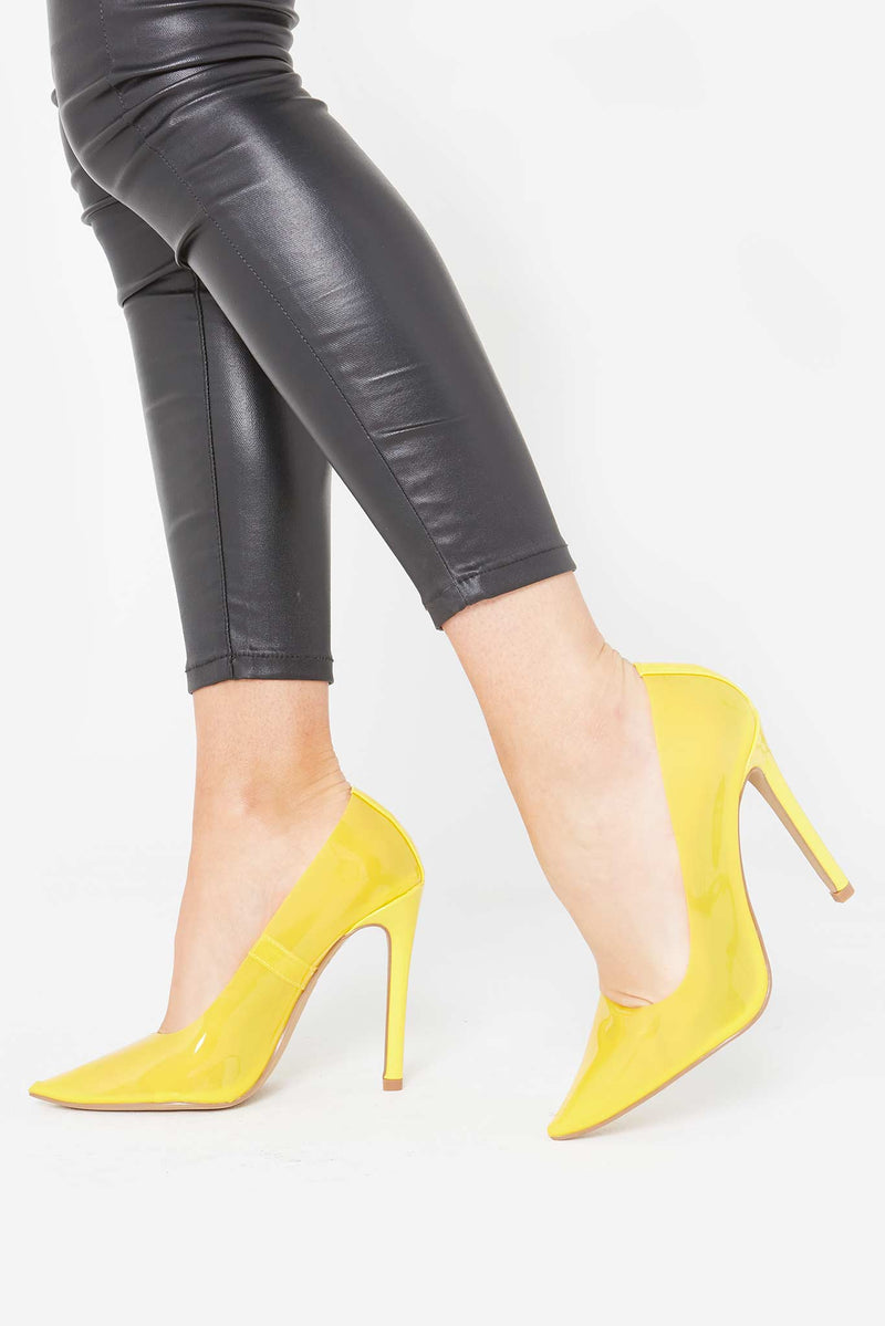 Chyna Yellow Court Pumps in Yellow Perspex